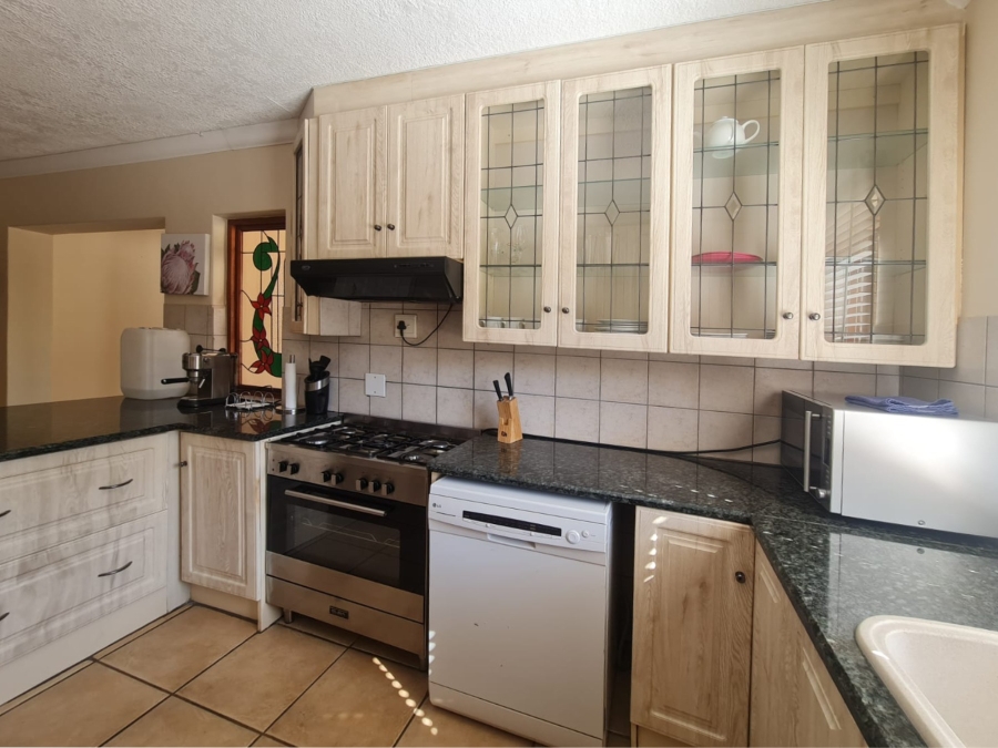To Let 4 Bedroom Property for Rent in Eagles Landing North West